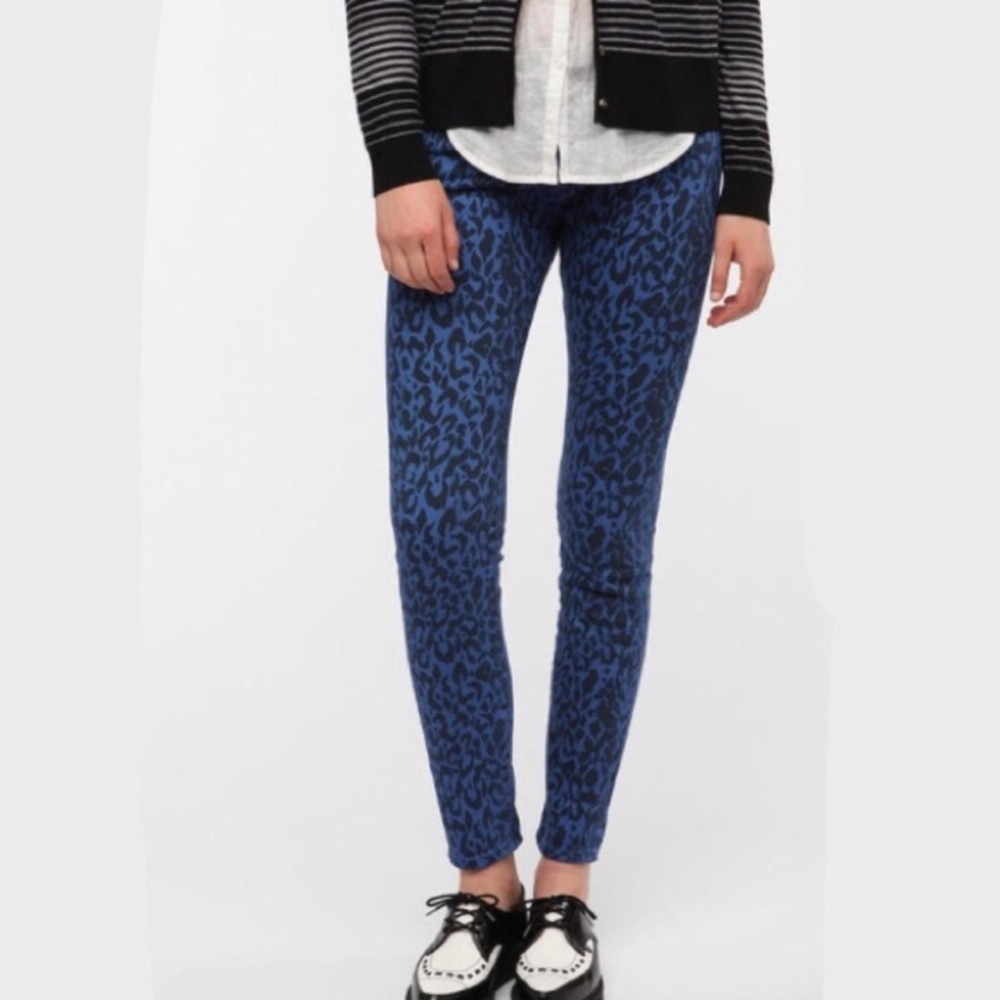 NWT BDG Urban Outfitters Leopard Print High Rise Cigarette Ankle Jean Blue Sz 27